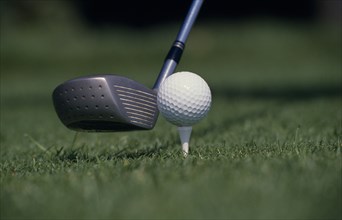 10082573 SPORT  Ball Games Golf Detail of Teeing off
