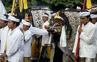 INDONESIA, Bali  , Ubud, Hindu temple Parade