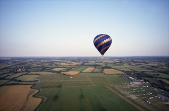 SPORT, Air  , Ballooning, Single hot air balloon over Hedcorn and Kent countryside.