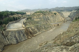 CHINA, Linjiaxia, Gorge and Dam on the Yellow River