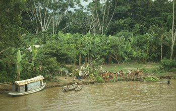 BRAZIL, Amazonas, Amazon river village