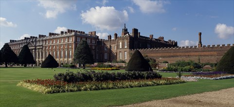 ENGLAND, London, Hampton Court Palace and gardens