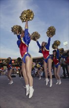 10037088 SPORT Ball Games American Football US Football Cheerleaders.