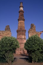 INDIA, Delhi, Qutab Minar, Thirteenth century Tower of Victory with five stories and projecting