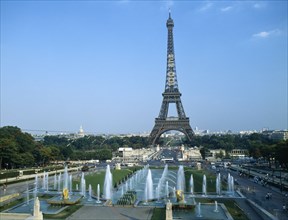 FRANCE, Ile de France, Paris, Eiffel Tower with fountains.
