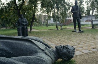 RUSSIA, Moscow, Statue knocked over during coup.