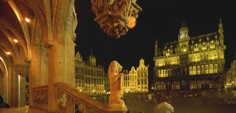 BELGIUM, Brabant, Brussels, The Grand Place at night