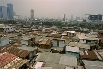 THAILAND, Bangkok, View over the roof tops of Klong Toey slum housing area