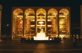 USA, New York State, New York, The Lincoln Center for the Performing Arts exterior and fountain at