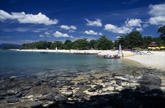 MALAYSIA, Kedah, Langkawi, Pantai Tengah beach at the south end by The Lanai hotel with tourist