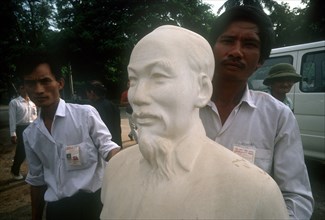 VIETNAM, Politics, Stone bust statue of Ho Chi Minh.