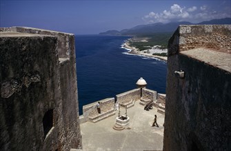 CUBA, Santiago, Mar Verde, The view along the coastlne from the battlements of El Morro castle