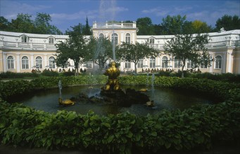 RUSSIA, St. Petersburg, Peterhof Palace grounds.  The Orangerie in the lower gardens with circular