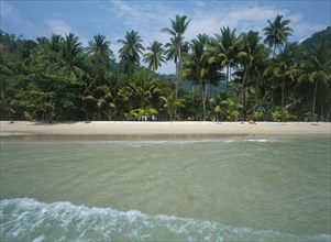 THAILAND, Trat Province, Koh Chang, "White Sand Beach, Haad Sai Khao seen from the sea."