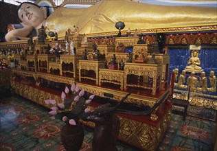 MALAYSIA, Penang, Georgetown, Wat Chayamangkalaram.  Interior with thirty-two metre long reclining
