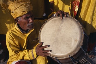 PAKISTAN, Punjab, Lahore, Drummer