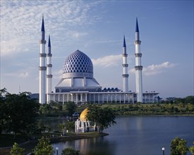 MALAYSIA, Selangor, Shah Alam, "Mosque,four slender towers,central blue dome,yellow lakeside dome "