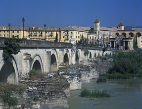 SPAIN, Andalucia, Cordoba, Puente Romano or Roman Bridge over the River Guadalquivir