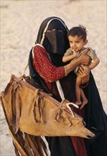 QATAR, People, Bedouin woman and baby