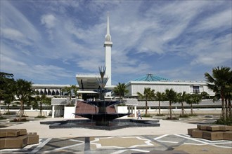 MALAYSIA, Kuala Lumpur, "Masjid Negara the National Mosque has a capacity of 15,000 people and is