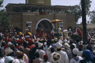 NIGERIA, Katsina, Salah Day marking the end of Ramadan.  Crowds surrounding the Emir and his