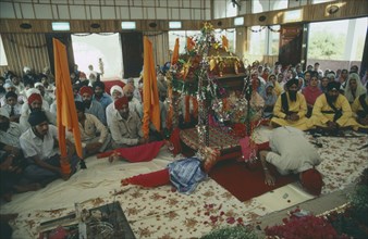 KENYA, Religion, Sikhism, Worshippers at inauguration of new Sikh temple.