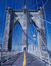 USA, New York, Manhattan, View along middle section of Brooklyn Bridge