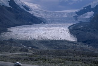 CANADA, Alberta, Athabasca Glacier, Columbia icefield