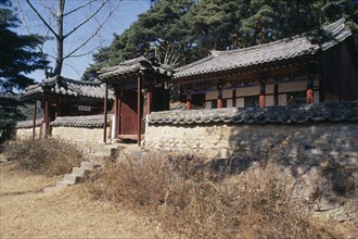 NORTH KOREA, Hwanghae Namdo, Sok Dan Buddhist temple exterior.  Li dynasty.