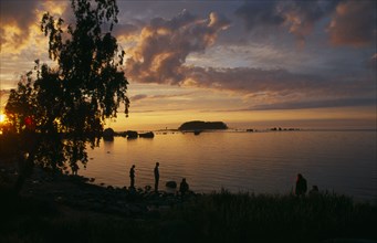 ESTONIA, Lahemaa National Park, View of the sunset on the longest day