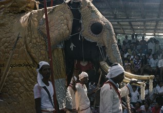 SRI LANKA, Kandy, Perahera annual festival procession and the Great Elephant Parade