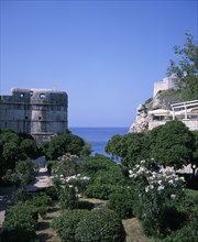 CROATIA, Dalmatia, Dubrovnik, View of the gardens and city walls outside Pile Gate