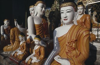 MYANMAR, Yangon, Swedagon, Statues of Buddha