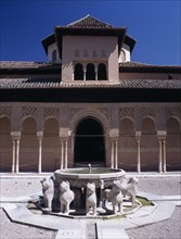 SPAIN, Andalucia, Granada, Alhambra Palace. Palacio Nazaries or Nasrid Palace. Patio de los Leones