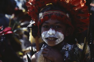 PAPUA NEW GUINEA, People, Child in traditional dress