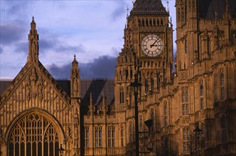 ENGLAND, London, Westminster. Exterior section of the Houses of Parliament and Big Ben seen in