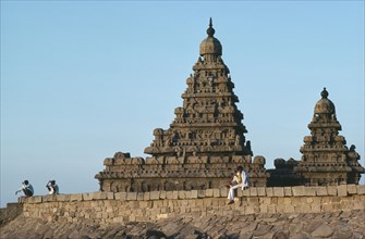 INDIA, Tamil Nadu, Mamallapuram, Shore temple built in the late seventh century during the reign of