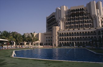 OMAN, Muscat, The Al Bustan Hotel and pool area