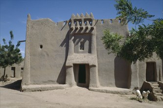 MALI, Djenne, Traditional 17th to 18th Century adobe mud brick two storey house of a Marabout