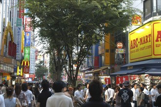 JAPAN, Honshu, Tokyo, Shinjuku. Busy entertainment district Kabukicho on Saturday evening