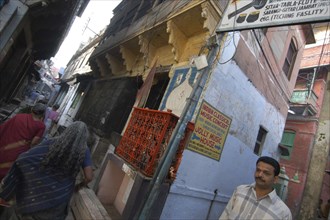 INDIA, Uttar Pradesh, Varanasi , Benali Tole alley near Tulsi Das Ghat