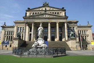 GERMANY, Berlin, Theatre facade with the Schiller Monument infront on the Gendarmenmarkt