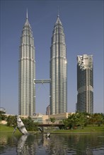 MALAYSIA, Kuala Lumpur, The Petronas Towers.