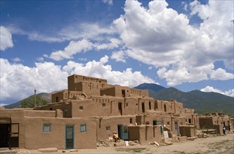 USA, Colorado, Taos Pueblo, Inhabited historical dwellings