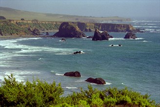 USA, California, Big Sur National Park, View along coastline that runs along Highway 1 to the south