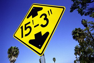 USA, California, Santa Barbara, Low Bridge sign