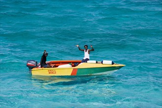WEST INDIES, St Vincent & The Grenadines, Tobago Cays, Water taxi from Union Island