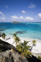 WEST INDIES, St Vincent & The Grenadines, Tobago Cays, View over the beach of Jamesby Island and