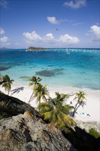 WEST INDIES, St Vincent & The Grenadines, Tobago Cays, View over the beach of Jamesby Island and