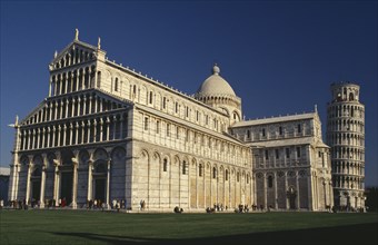 ITALY, Tuscany, Pisa, The Leaning Tower and Cathedral in the Piazza del Duomo